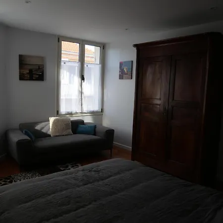 Apartament T5 110 M2 Climatise Neuf, A 3 Minutes Des Plages, Des Rues Pietonnes *