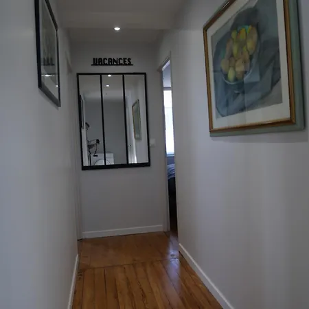 T5 110 M2 Climatise Neuf, A 3 Minutes Des Plages, Des Rues Pietonnes