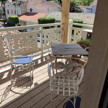 T5 110 M2 Climatise Neuf, A 3 Minutes Des Plages, Des Rues Pietonnes Apartament *