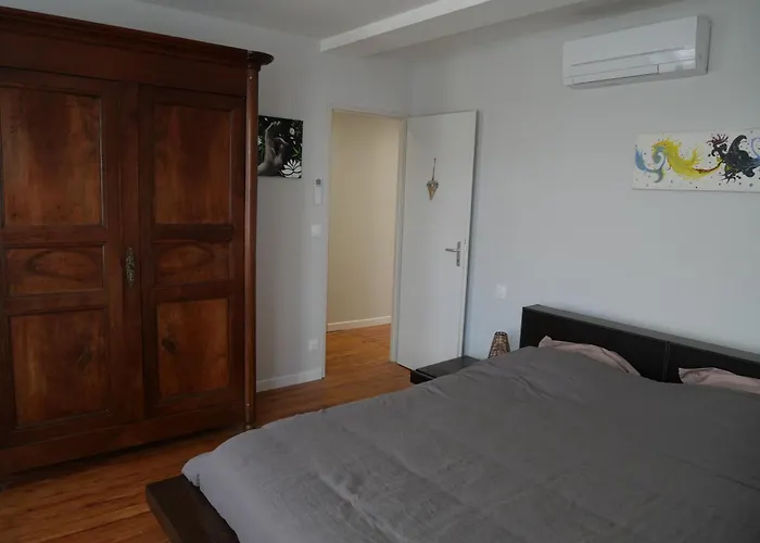 Apartment T5 110 M2 Climatise Neuf, A 3 Minutes Des Plages, Des Rues Pietonnes *