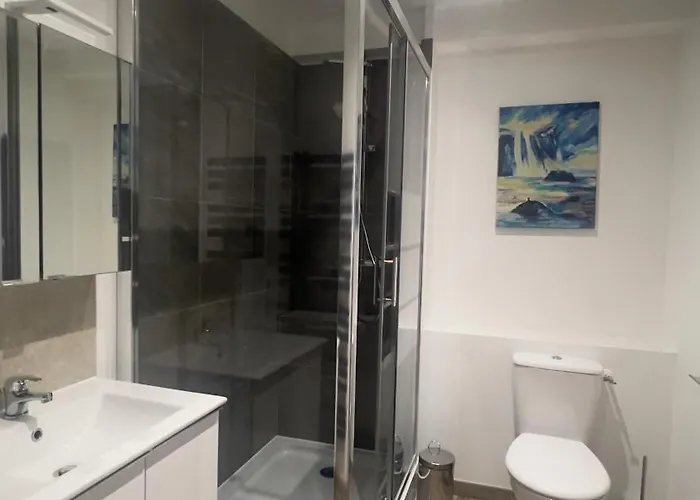 Apartment T5 110 M2 Climatise Neuf, A 3 Minutes Des Plages, Des Rues Pietonnes